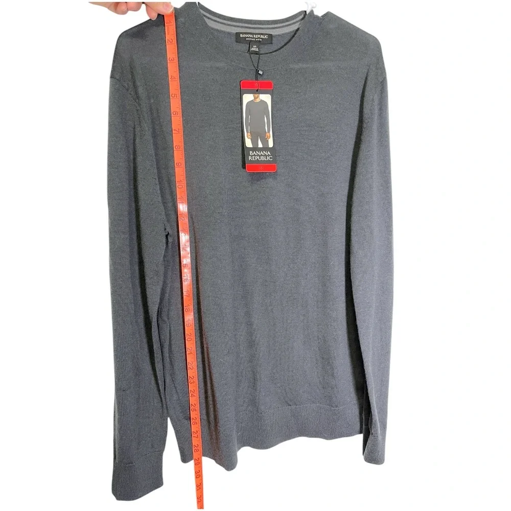 Banana Republic M Charcoal Grey Merino Wool Crewneck Sweater Minimalist‎ Preppy
